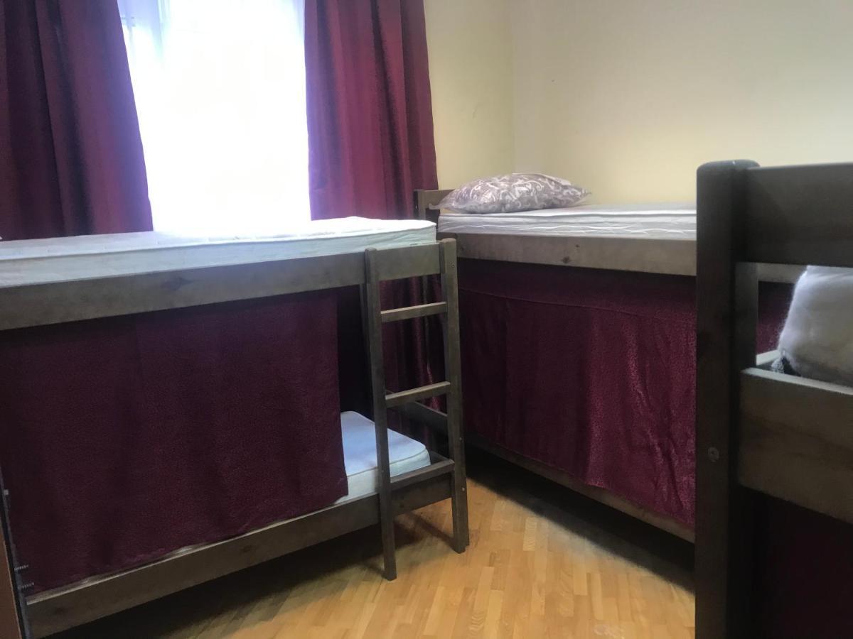 Ararat-Shulyavskaya Hostel Киев Экстерьер фото