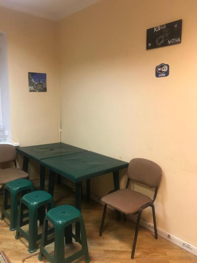 Ararat-Shulyavskaya Hostel Киев Экстерьер фото